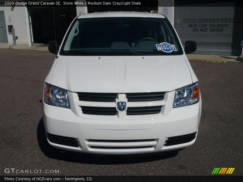 Stone White / Medium Slate Gray/Light Shale 2009 Dodge Grand Caravan SE