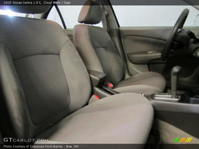 Cloud White / Sage 2005 Nissan Sentra 1.8 S