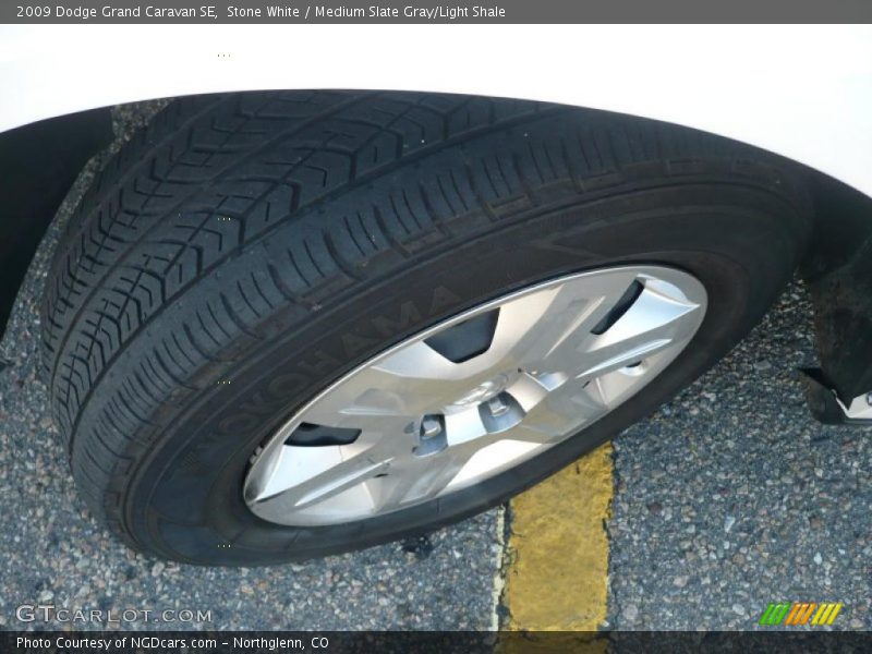Stone White / Medium Slate Gray/Light Shale 2009 Dodge Grand Caravan SE