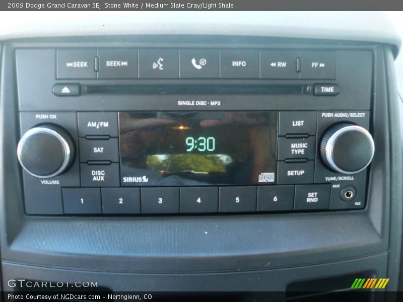 Stone White / Medium Slate Gray/Light Shale 2009 Dodge Grand Caravan SE