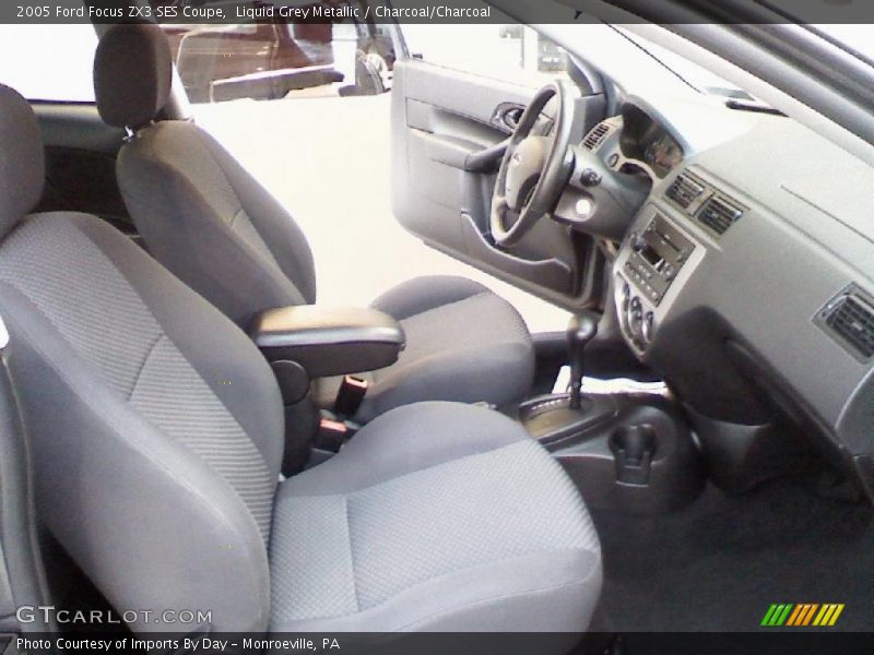 Liquid Grey Metallic / Charcoal/Charcoal 2005 Ford Focus ZX3 SES Coupe