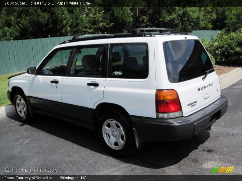 Aspen White / Gray 2000 Subaru Forester 2.5 L