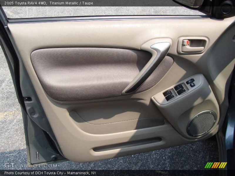 Titanium Metallic / Taupe 2005 Toyota RAV4 4WD