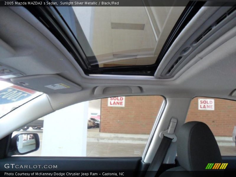 Sunlight Silver Metallic / Black/Red 2005 Mazda MAZDA3 s Sedan