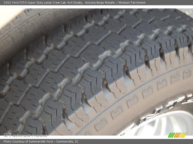 Arizona Beige Metallic / Medium Parchment 2002 Ford F350 Super Duty Lariat Crew Cab 4x4 Dually