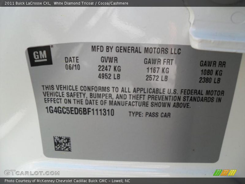 White Diamond Tricoat / Cocoa/Cashmere 2011 Buick LaCrosse CXL
