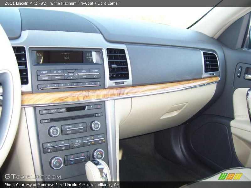 White Platinum Tri-Coat / Light Camel 2011 Lincoln MKZ FWD