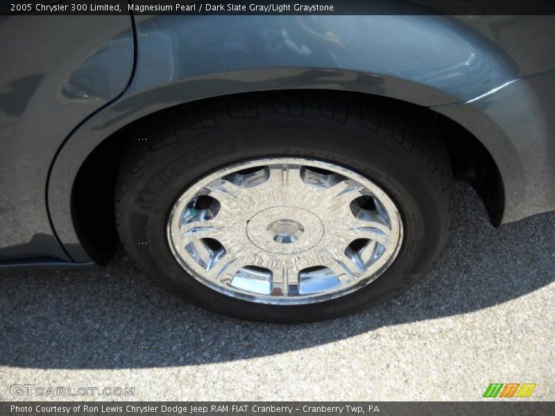 Magnesium Pearl / Dark Slate Gray/Light Graystone 2005 Chrysler 300 Limited