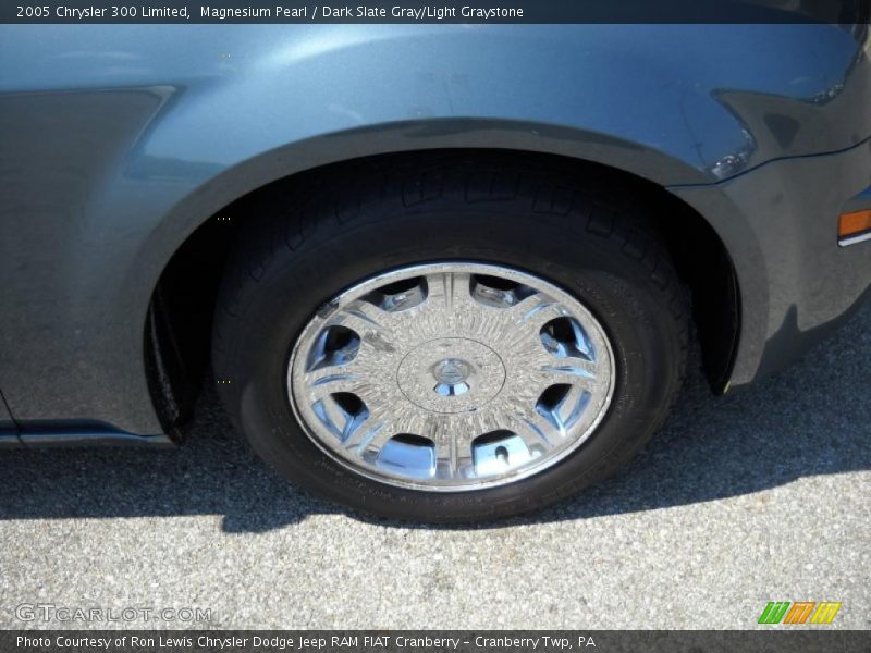 Magnesium Pearl / Dark Slate Gray/Light Graystone 2005 Chrysler 300 Limited