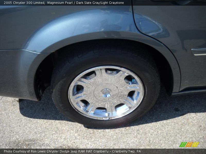 Magnesium Pearl / Dark Slate Gray/Light Graystone 2005 Chrysler 300 Limited