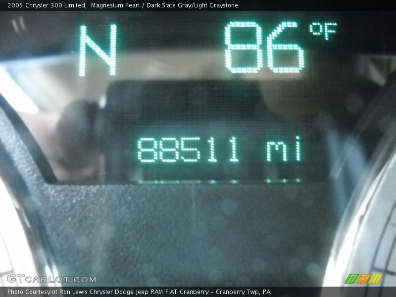 Magnesium Pearl / Dark Slate Gray/Light Graystone 2005 Chrysler 300 Limited