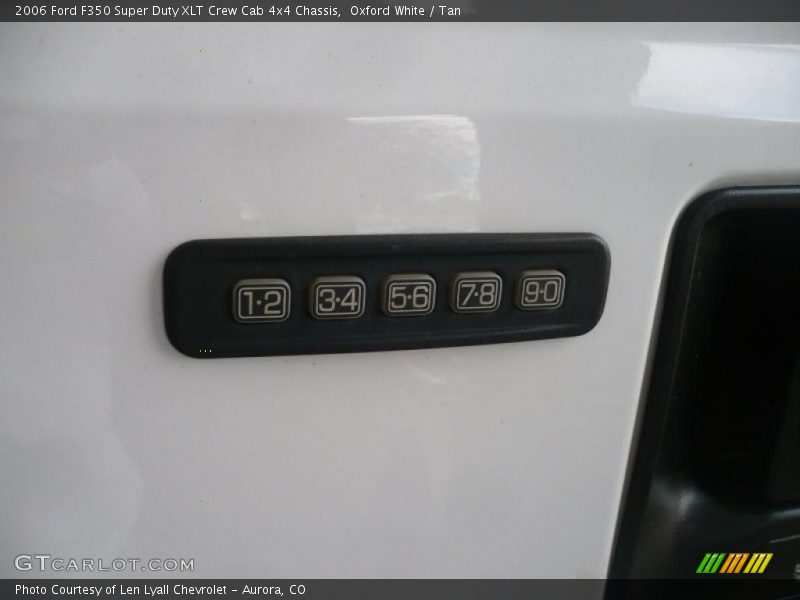 Oxford White / Tan 2006 Ford F350 Super Duty XLT Crew Cab 4x4 Chassis
