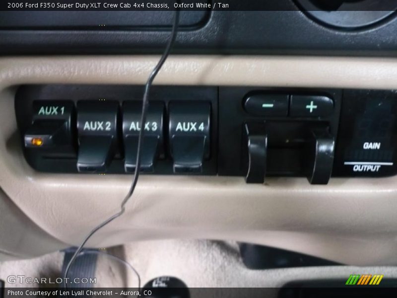 Oxford White / Tan 2006 Ford F350 Super Duty XLT Crew Cab 4x4 Chassis