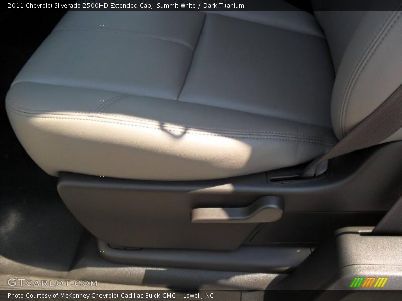 Summit White / Dark Titanium 2011 Chevrolet Silverado 2500HD Extended Cab