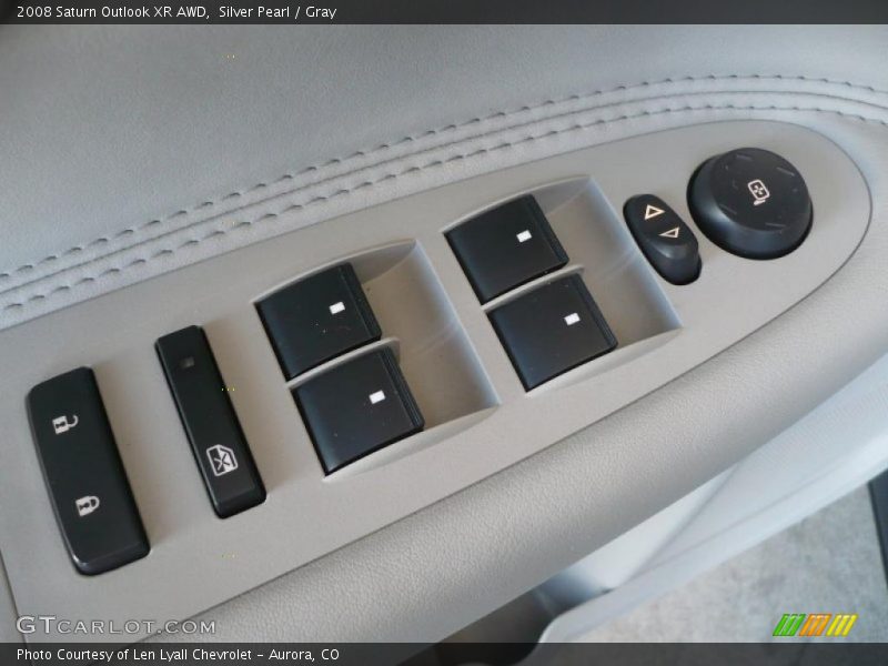 Silver Pearl / Gray 2008 Saturn Outlook XR AWD