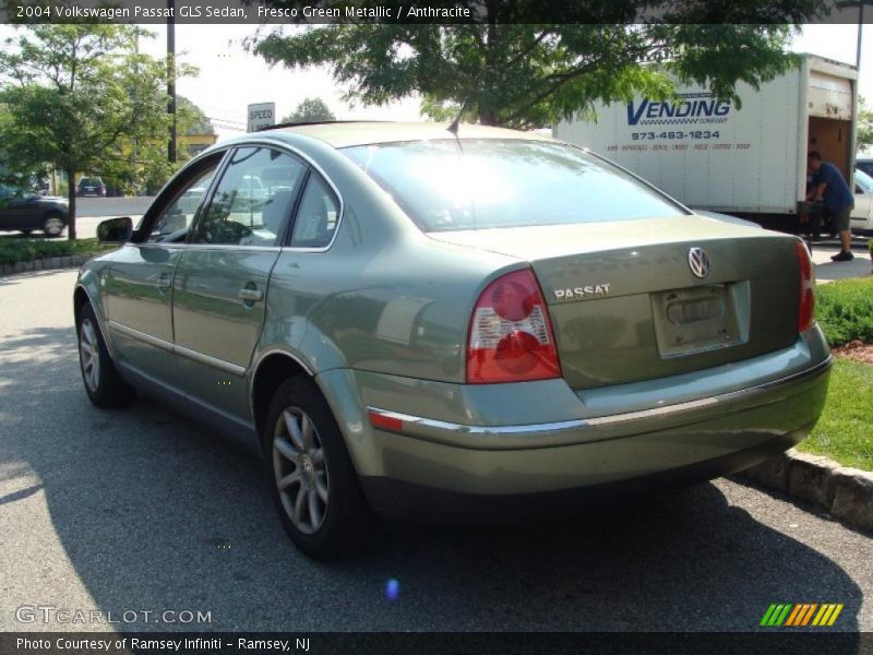 Fresco Green Metallic / Anthracite 2004 Volkswagen Passat GLS Sedan