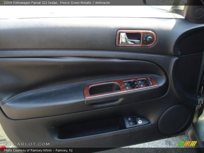 Fresco Green Metallic / Anthracite 2004 Volkswagen Passat GLS Sedan