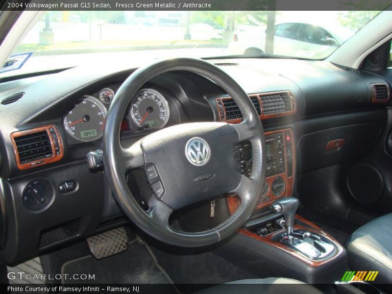 Fresco Green Metallic / Anthracite 2004 Volkswagen Passat GLS Sedan