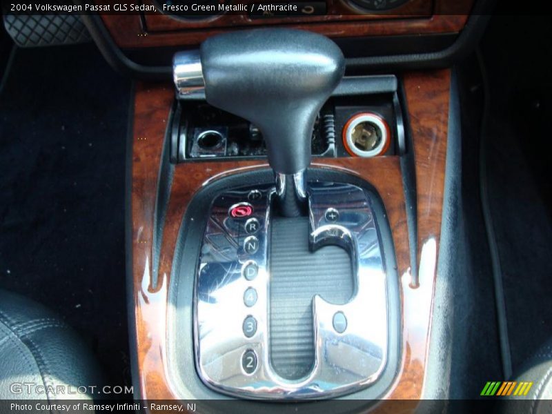 Fresco Green Metallic / Anthracite 2004 Volkswagen Passat GLS Sedan