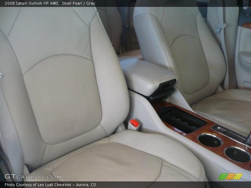Silver Pearl / Gray 2008 Saturn Outlook XR AWD