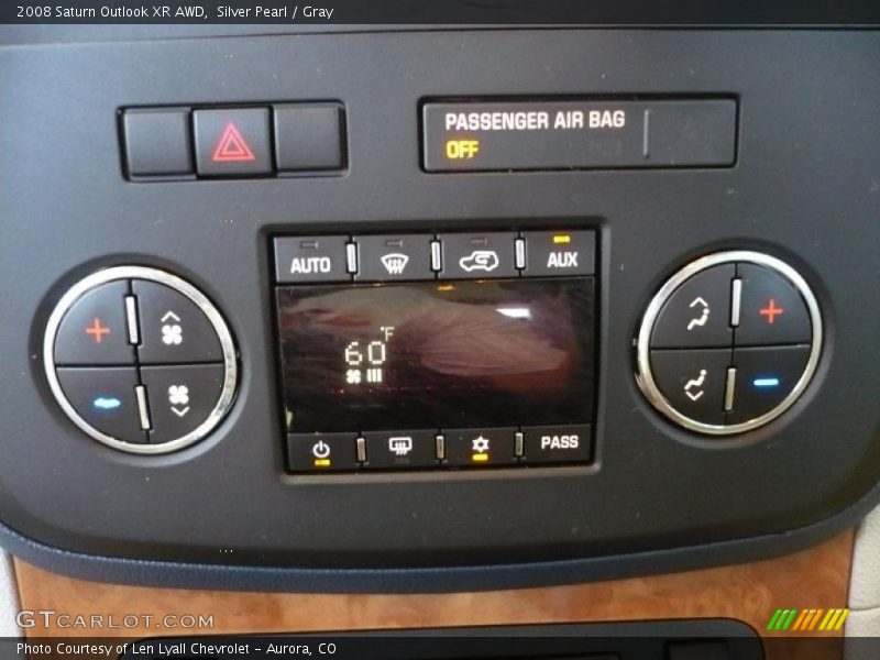 Silver Pearl / Gray 2008 Saturn Outlook XR AWD