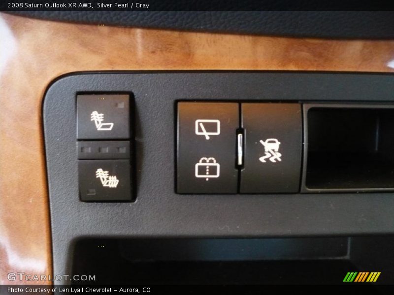 Silver Pearl / Gray 2008 Saturn Outlook XR AWD