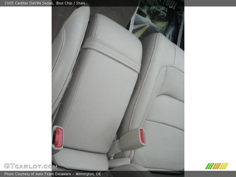 Blue Chip / Shale 2005 Cadillac DeVille Sedan
