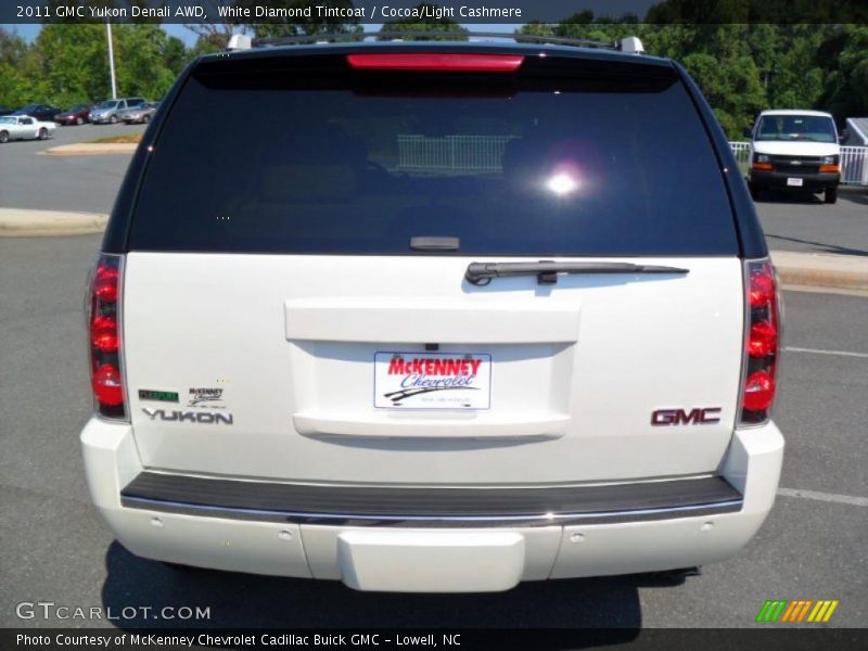 White Diamond Tintcoat / Cocoa/Light Cashmere 2011 GMC Yukon Denali AWD