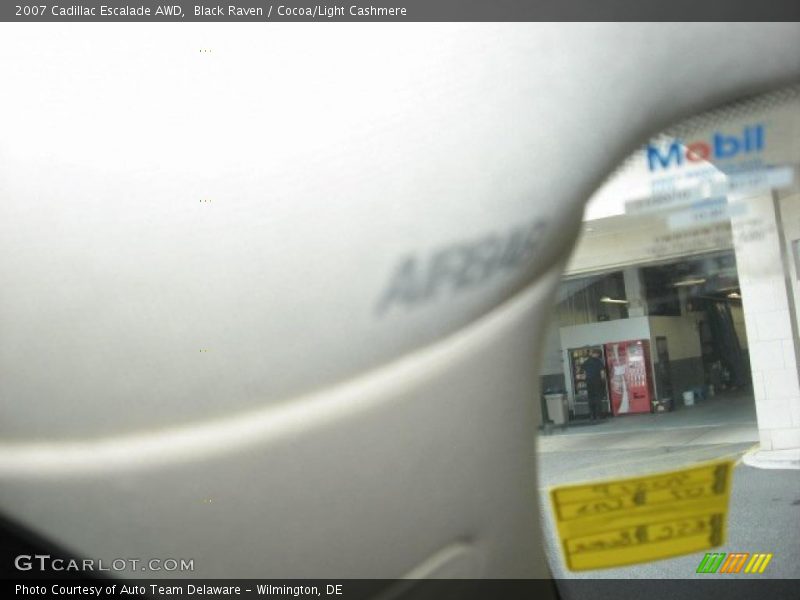 Black Raven / Cocoa/Light Cashmere 2007 Cadillac Escalade AWD