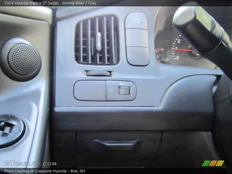 Sterling Silver / Gray 2004 Hyundai Elantra GT Sedan