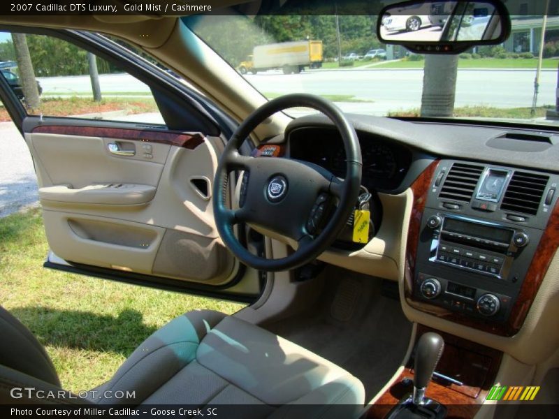 Gold Mist / Cashmere 2007 Cadillac DTS Luxury