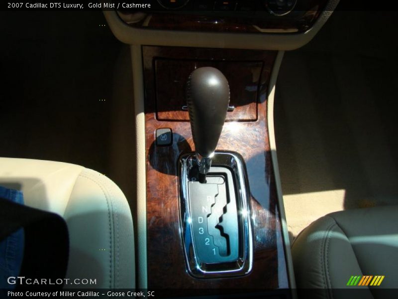 Gold Mist / Cashmere 2007 Cadillac DTS Luxury