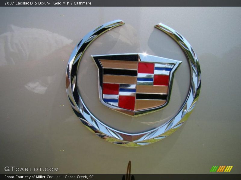 Gold Mist / Cashmere 2007 Cadillac DTS Luxury