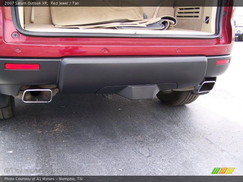 Red Jewel / Tan 2007 Saturn Outlook XR