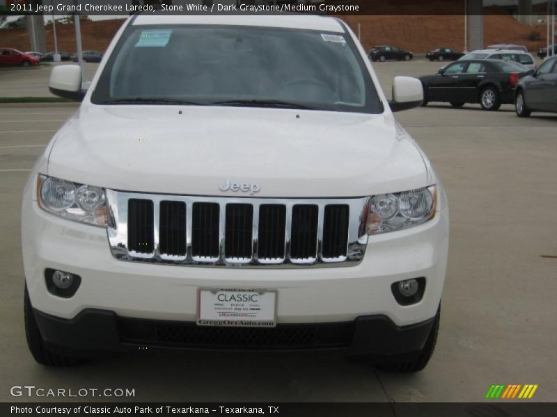 Stone White / Dark Graystone/Medium Graystone 2011 Jeep Grand Cherokee Laredo