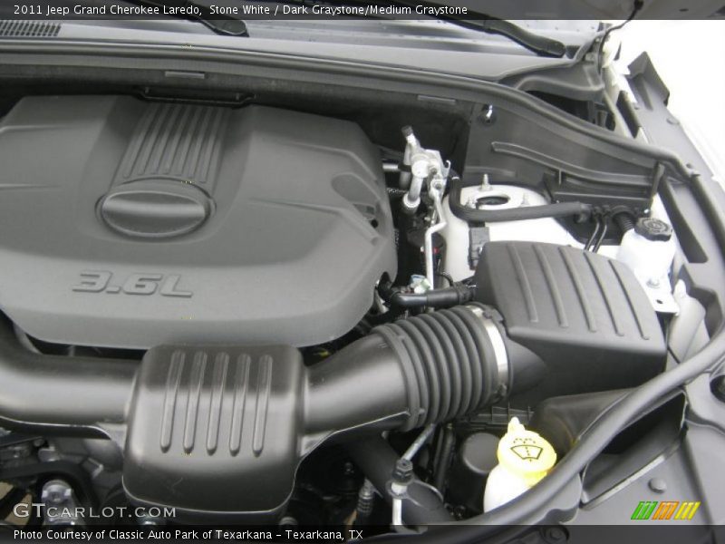 Stone White / Dark Graystone/Medium Graystone 2011 Jeep Grand Cherokee Laredo