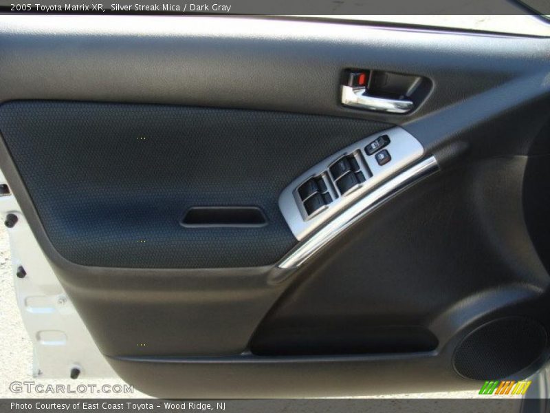 Silver Streak Mica / Dark Gray 2005 Toyota Matrix XR