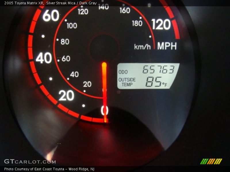 Silver Streak Mica / Dark Gray 2005 Toyota Matrix XR
