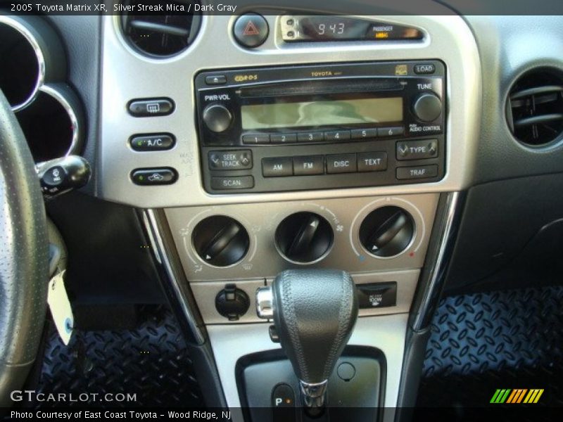 Silver Streak Mica / Dark Gray 2005 Toyota Matrix XR