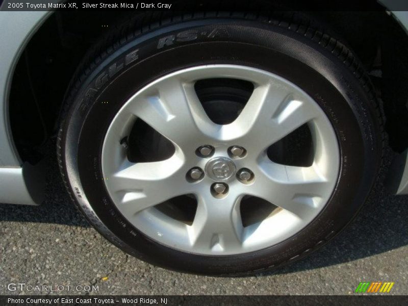 Silver Streak Mica / Dark Gray 2005 Toyota Matrix XR