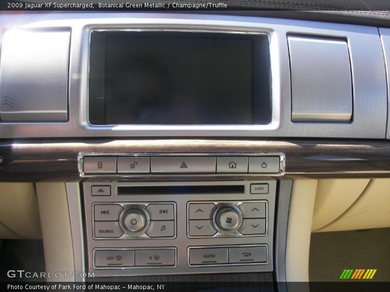 Botanical Green Metallic / Champagne/Truffle 2009 Jaguar XF Supercharged