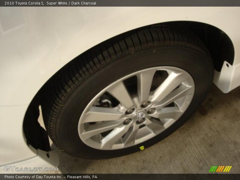 Super White / Dark Charcoal 2010 Toyota Corolla S