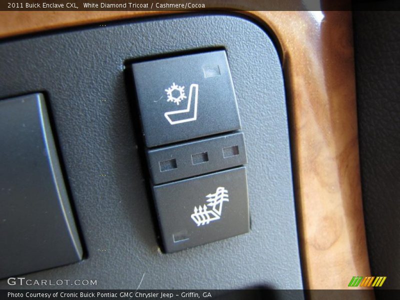White Diamond Tricoat / Cashmere/Cocoa 2011 Buick Enclave CXL