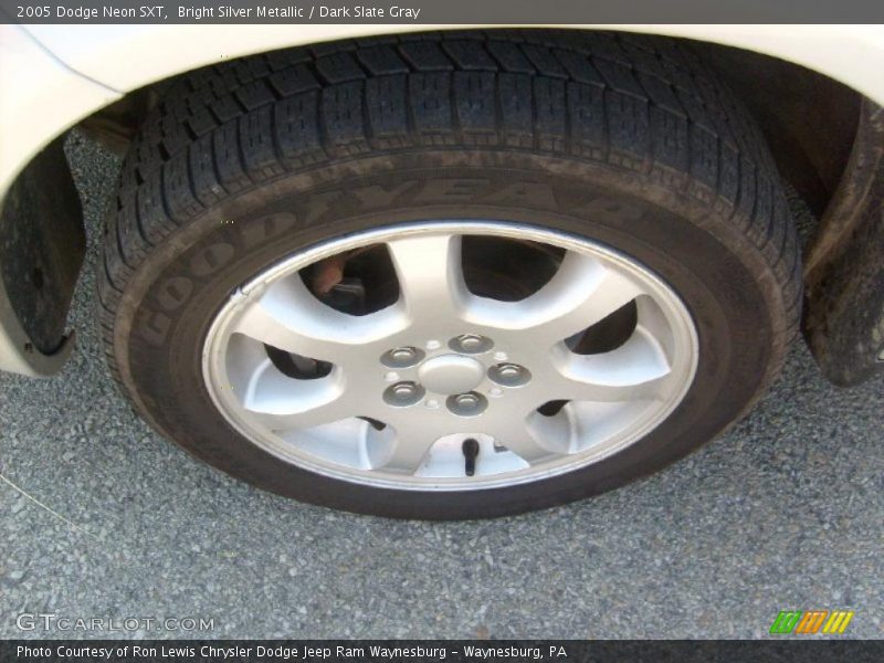 Bright Silver Metallic / Dark Slate Gray 2005 Dodge Neon SXT