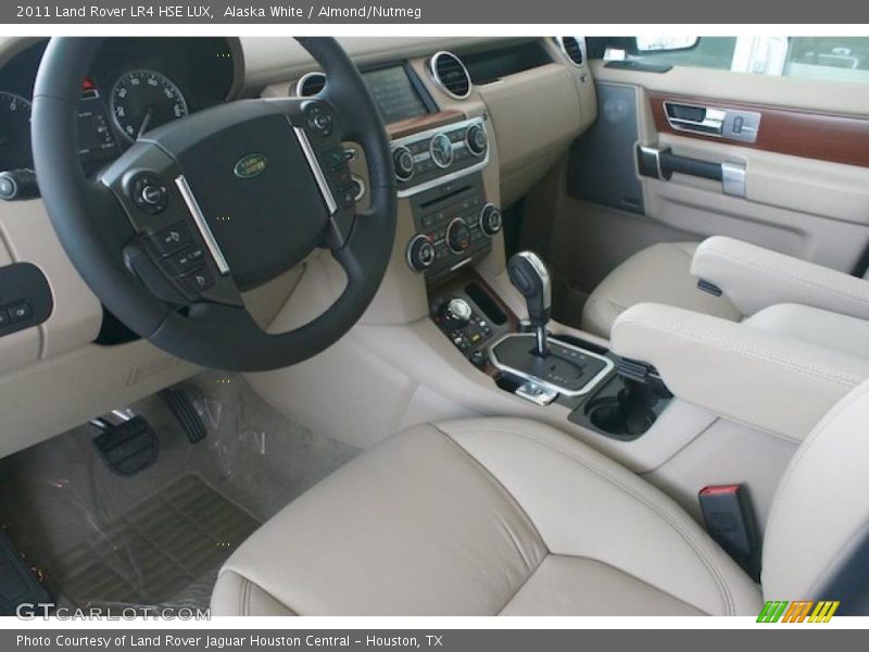 Alaska White / Almond/Nutmeg 2011 Land Rover LR4 HSE LUX