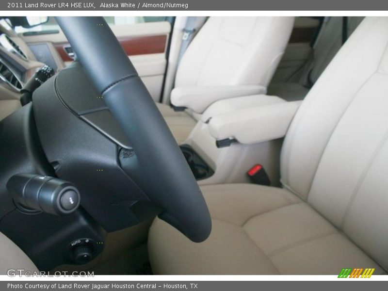 Alaska White / Almond/Nutmeg 2011 Land Rover LR4 HSE LUX