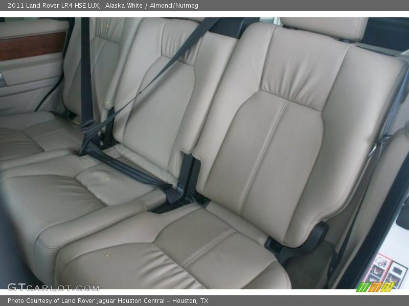 Alaska White / Almond/Nutmeg 2011 Land Rover LR4 HSE LUX