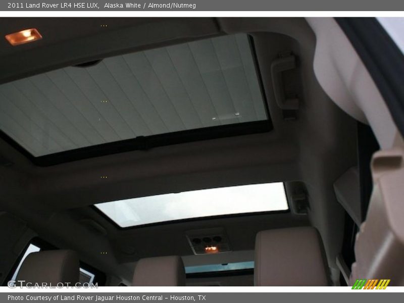Alaska White / Almond/Nutmeg 2011 Land Rover LR4 HSE LUX