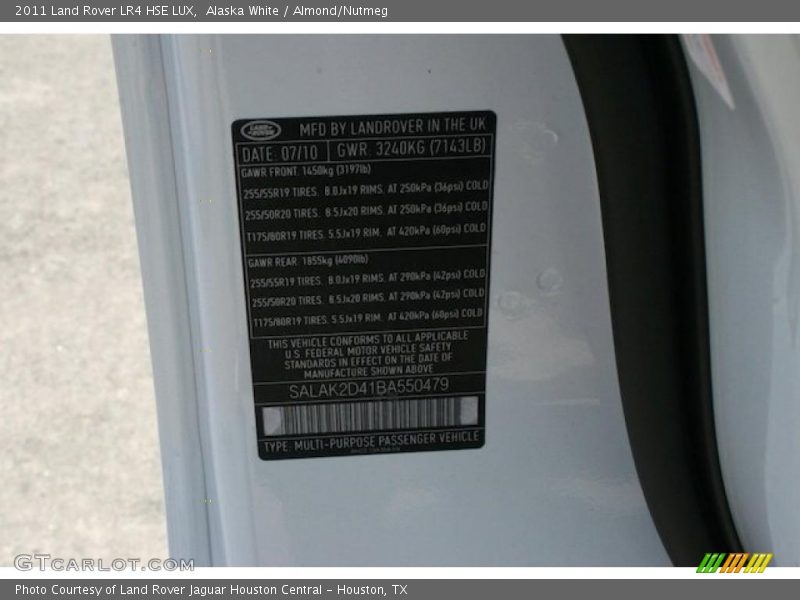 Alaska White / Almond/Nutmeg 2011 Land Rover LR4 HSE LUX
