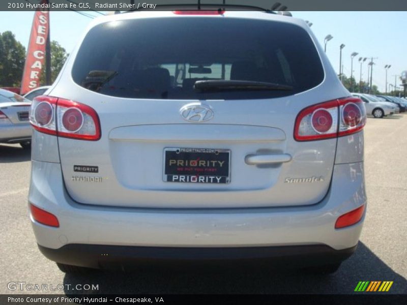 Radiant Silver / Gray 2010 Hyundai Santa Fe GLS